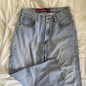 Vintage high rise Levi’s size 26!